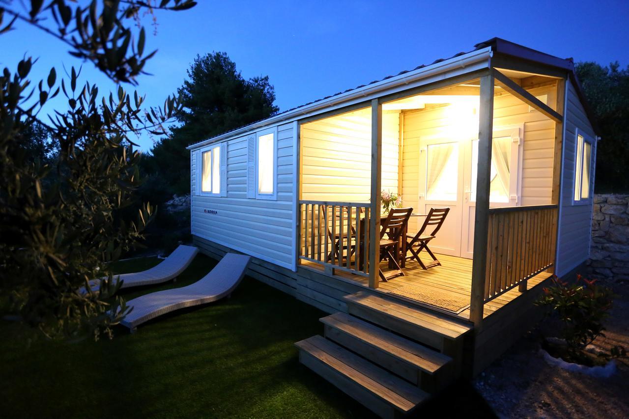 Mobile Homes-Slanica ムルテル エクステリア 写真