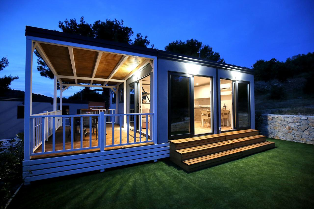 Mobile Homes-Slanica ムルテル エクステリア 写真
